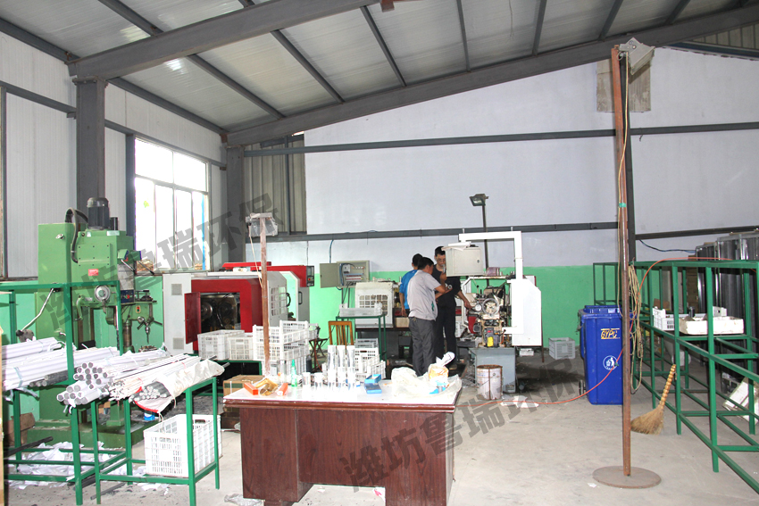 水射器、滴定閥、單向閥數(shù)控機(jī)床加工現(xiàn)場